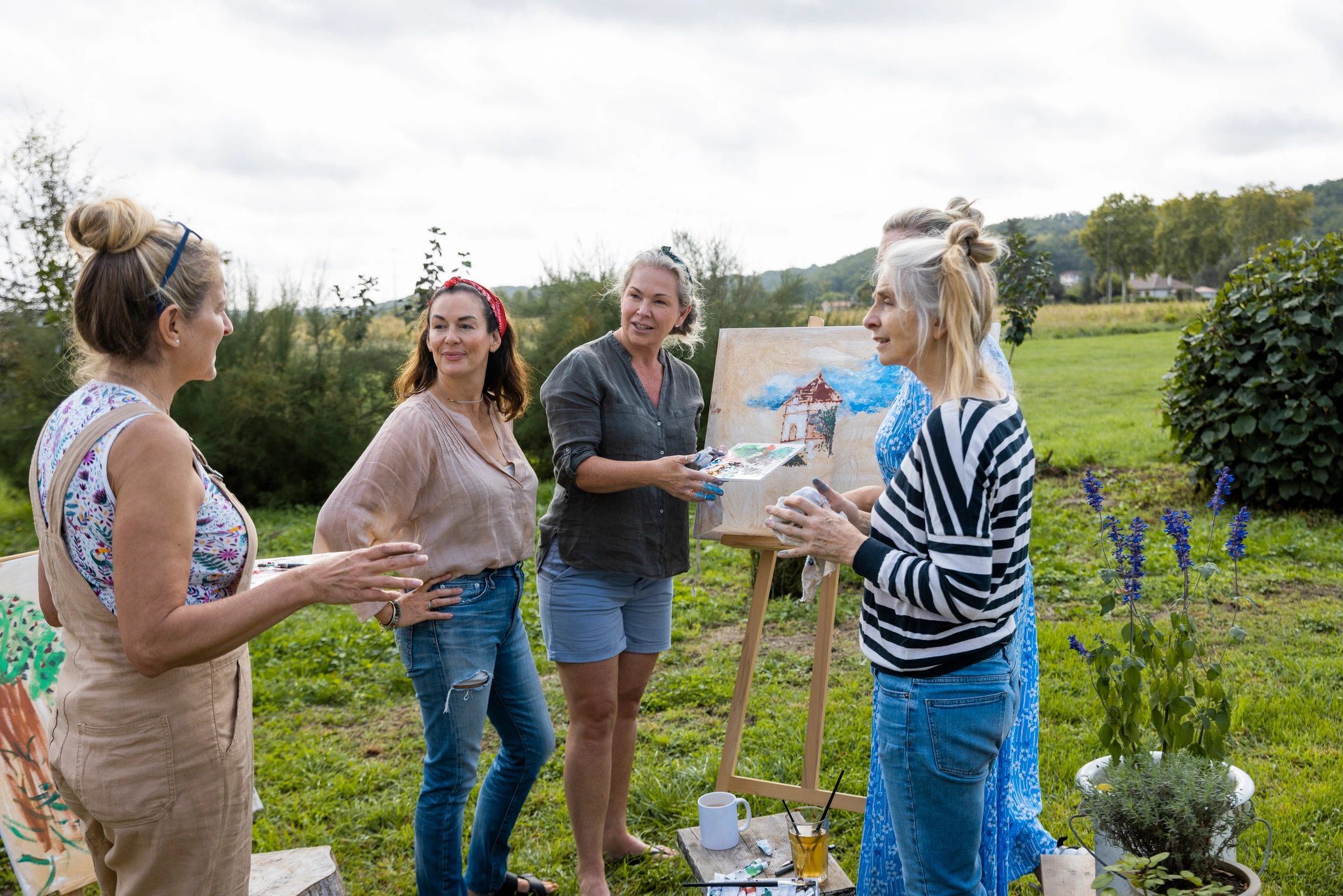 Art group gathered during a studio class
